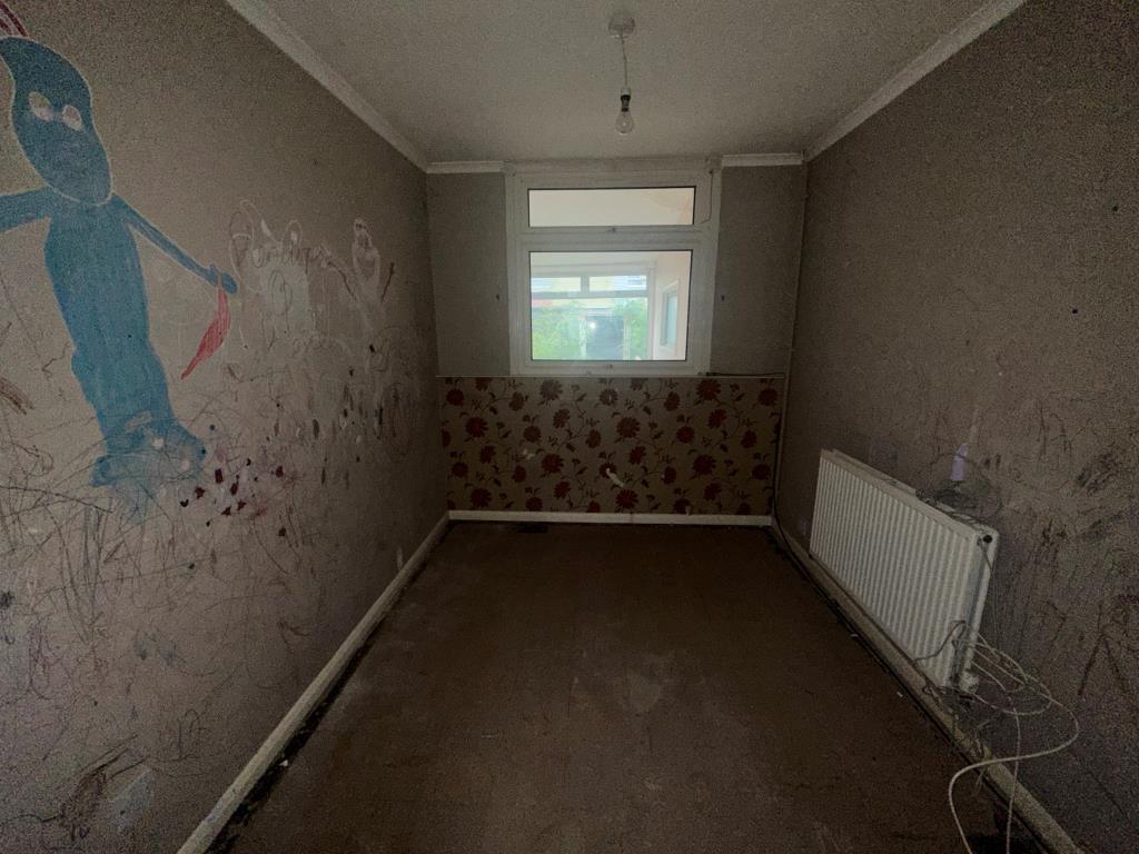 Lot: 137 - HOUSE IN NEED OF IMPROVEMENT - Further room